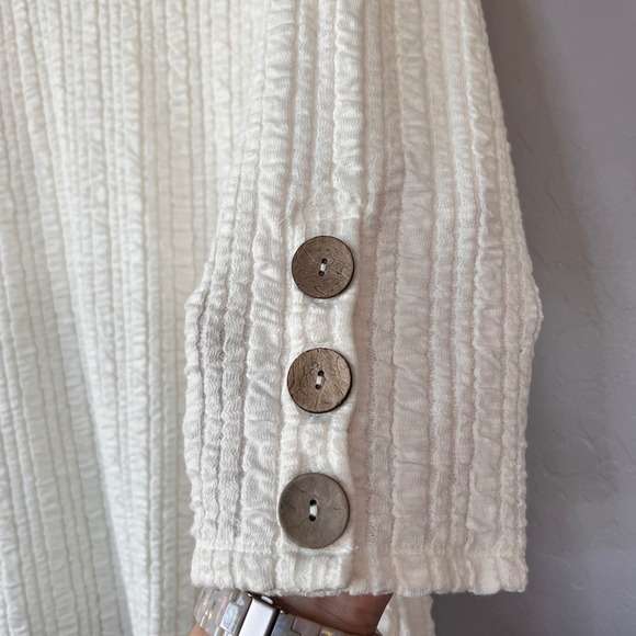 NWOT Soft Surroundings Textured V Neck Button Detail Tunic Top Cream Large - Picture 5 of 6